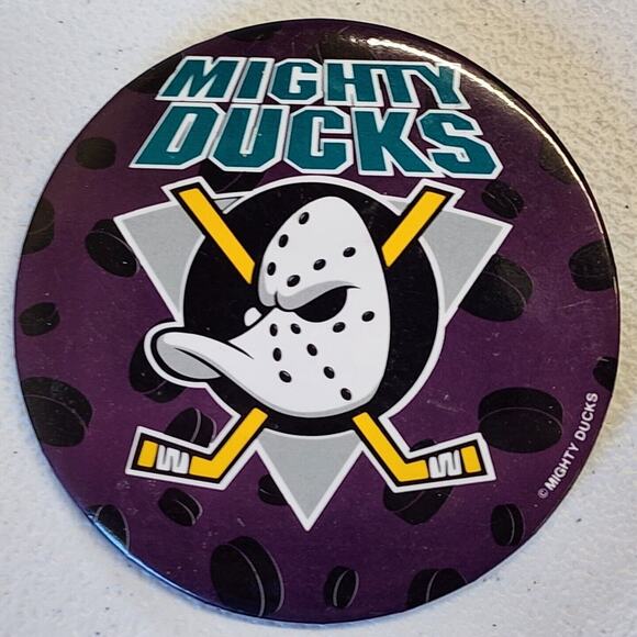 Vintage Walt Disney MIGHTY DUCKS Pinback Button - Picture 1 of 4